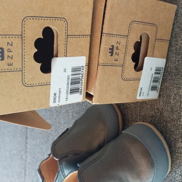 NWT EZPZ Baby IMOK Leather Shoes - Picture 11 of 12